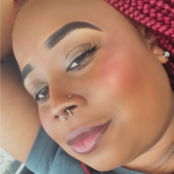 Meet your Posher, Nakeiyia - Picture 1 of 1